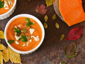 Tortilla de zanahoria con picadillo de tomate