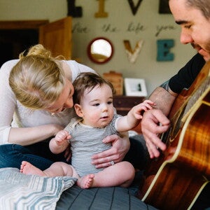 Beneficios de la música en los bebés y en niños pequeños Beneficios de la música en los bebés y en niños pequeños
